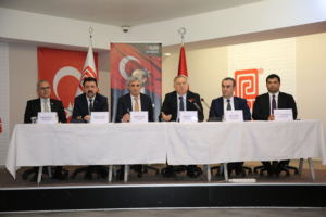 CHP İstanbul 2. bölge milletvekili adayları Gökan ZEYBEK, Refik Ersin EROĞLU, Özgür NEMUTLU ve CHP Şişli İlçe Başkanı Tamer ÖZCANLI Perpalılarla buluştu. 