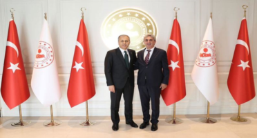 Perpa A Blok Başkanımız Hasan SEZGİN, İçişleri Bakanımız Sayın Ali YERLİKAYA' yı makamında ziyaret etti.